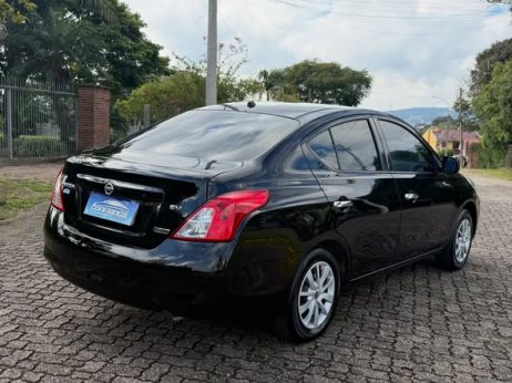 Nissan foto 2