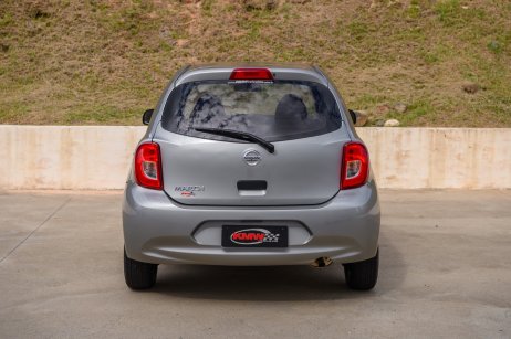 Nissan foto 2