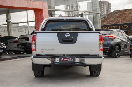 Nissan foto 2