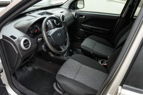 Ford  foto 2