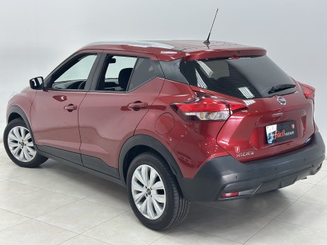 Nissan foto 2