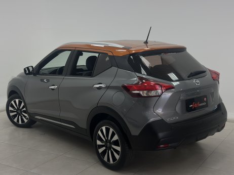 Nissan foto 2