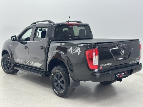 Nissan foto 2