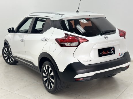 Nissan foto 2