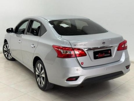 Nissan foto 2