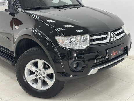 Mitsubishi foto 2