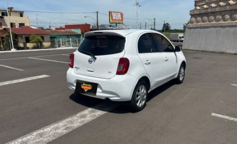 Nissan foto 2