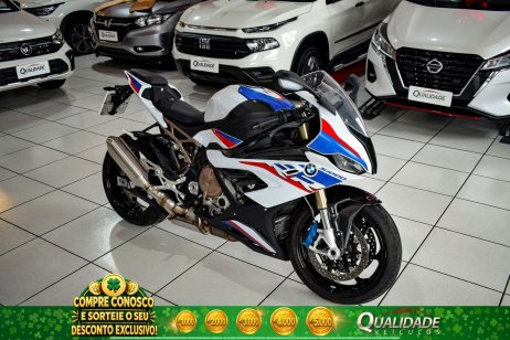 BMW  foto 1