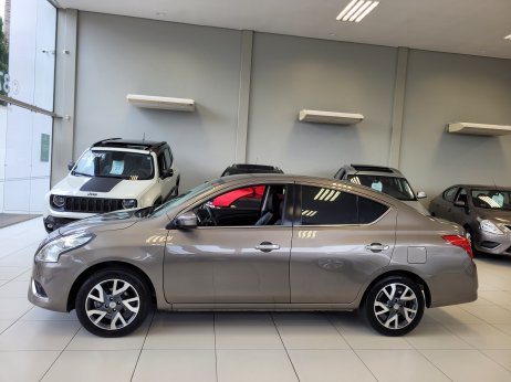 Nissan foto 2