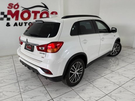 Mitsubishi foto 2