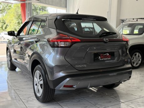 Nissan foto 2