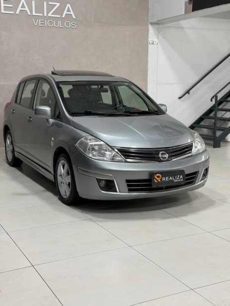Nissan foto 2