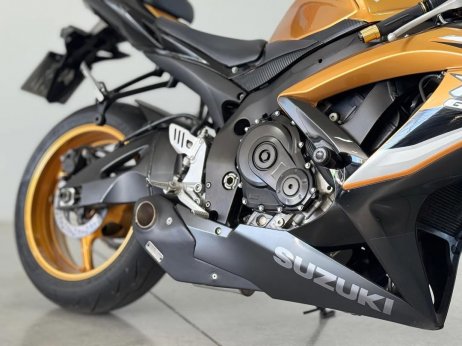 Suzuki  foto 2