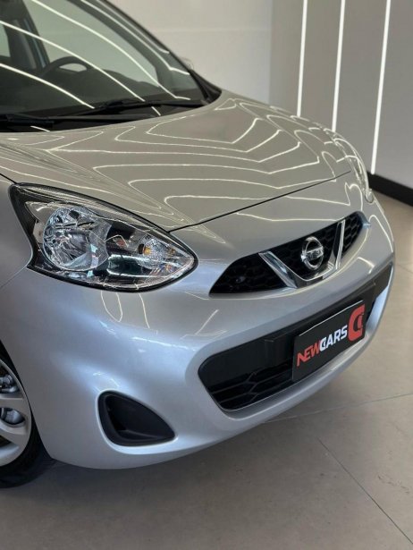 Nissan foto 2