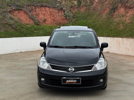Nissan foto 2