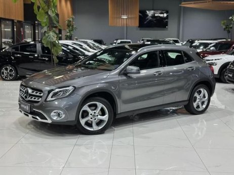 Mercedes-Benz  foto 1