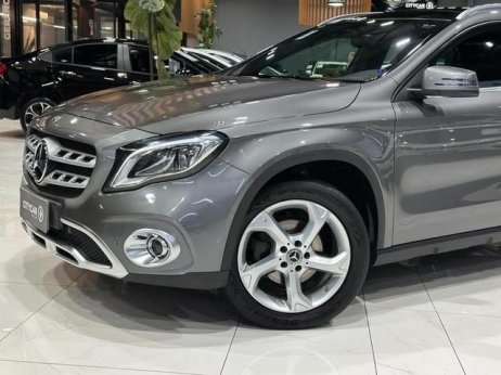 Mercedes-Benz  foto 2